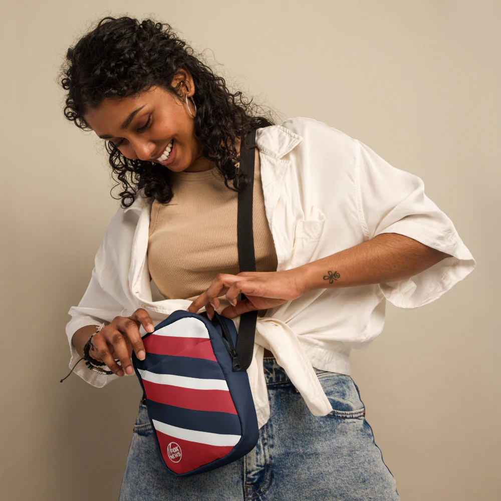 421-fox-news-logo-crossbody-bag-3.webp FOX News Logo Crossbody Bag